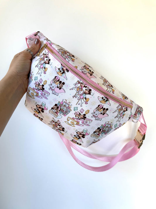 Teacups and Carousels Print Crossbody Bag